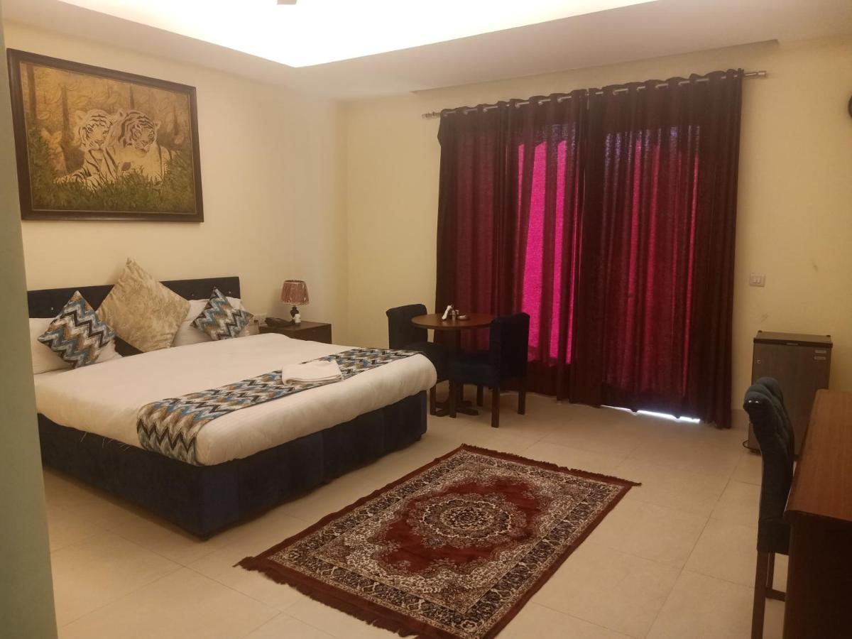 Hotel The Am Bliss Gurgaon Dış mekan fotoğraf