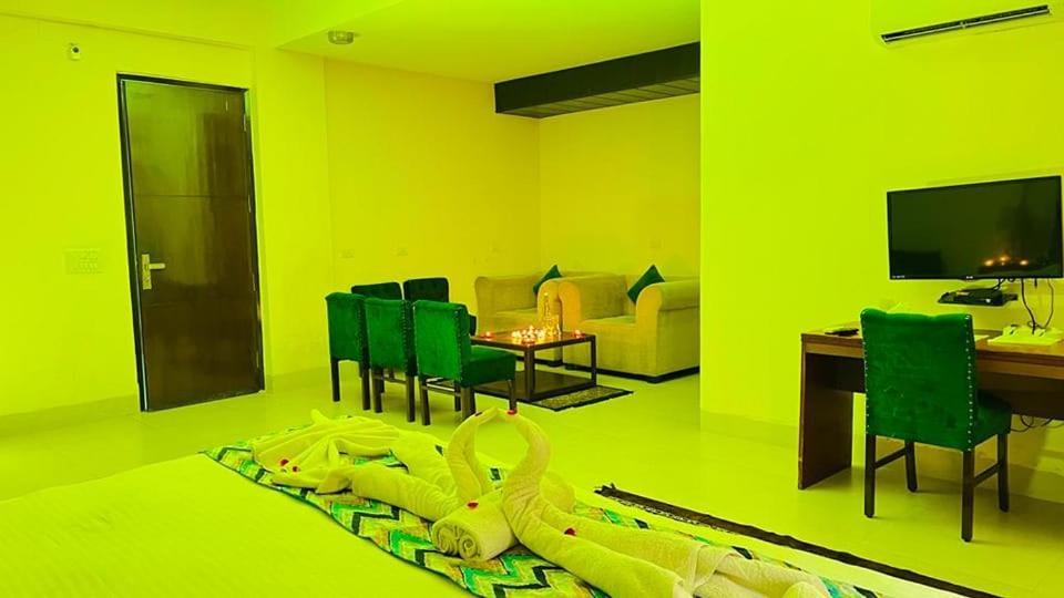 Hotel The Am Bliss Gurgaon Dış mekan fotoğraf